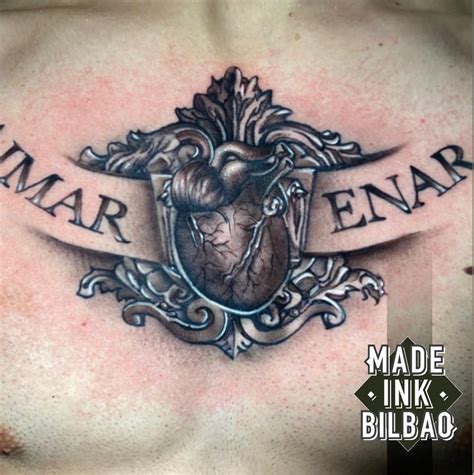 95 Ideas de tatuajes para el pecho